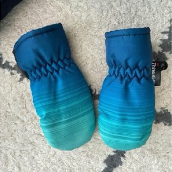Infant Snow Mittens - Picture 1 of 3